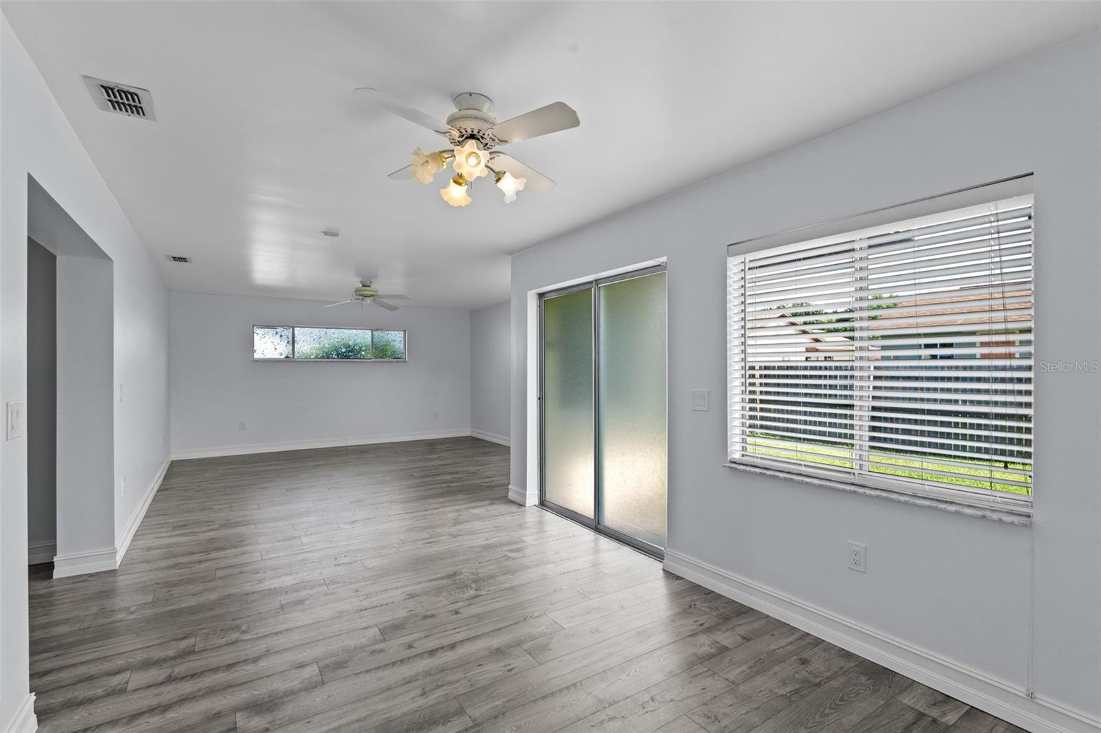 Image 7 of 20 For 2317 Woodleaf Court