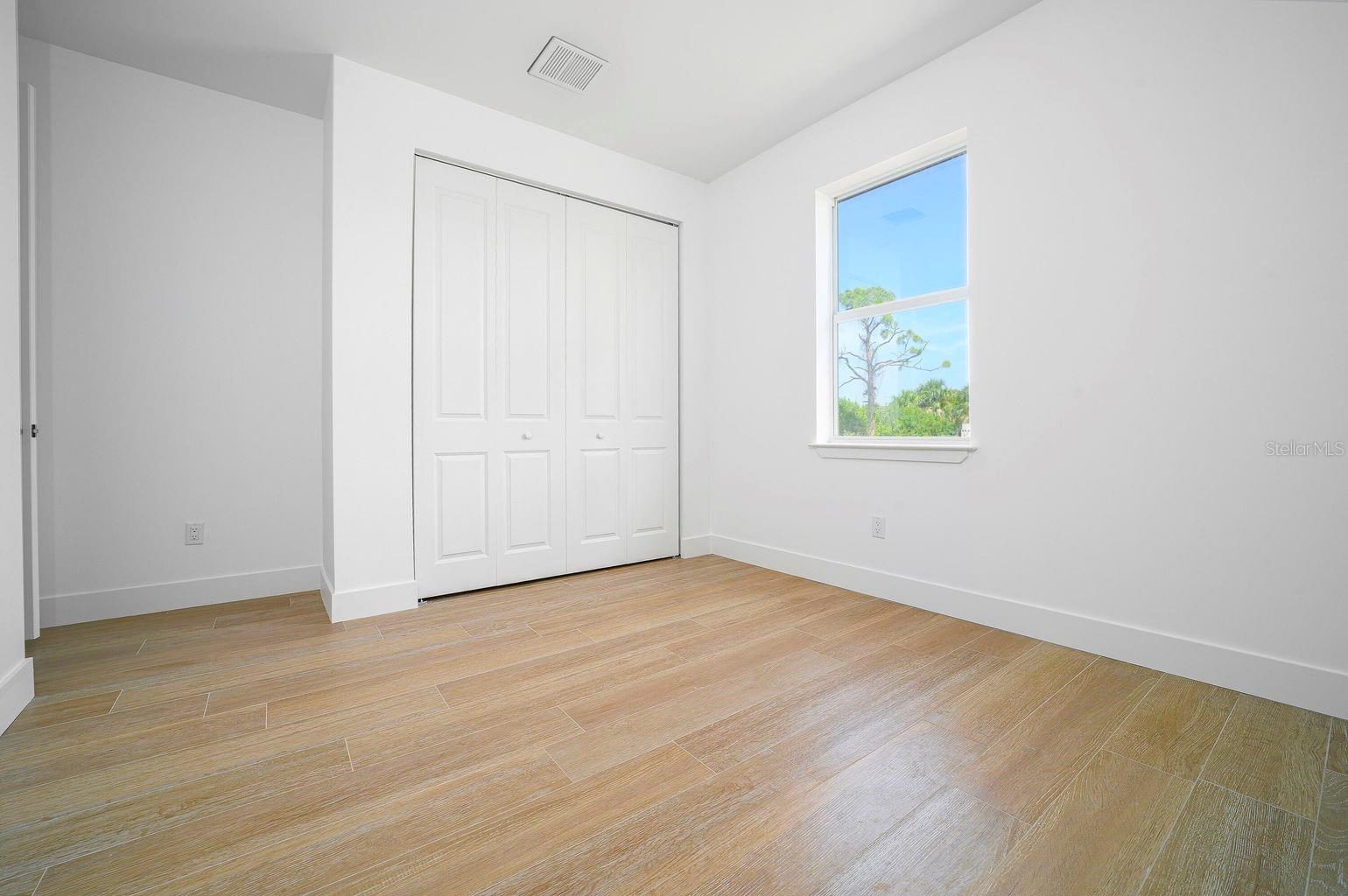 Image 21 of 35 For 15245 Brainbridge Circle