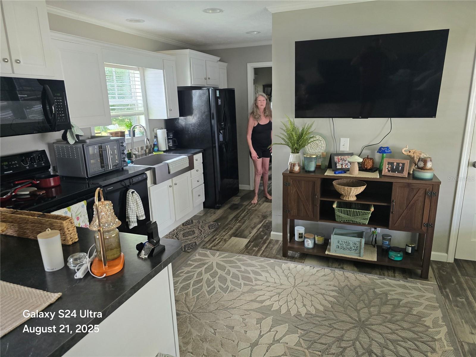 Image 11 of 21 For 2886 Canyon Drive 584