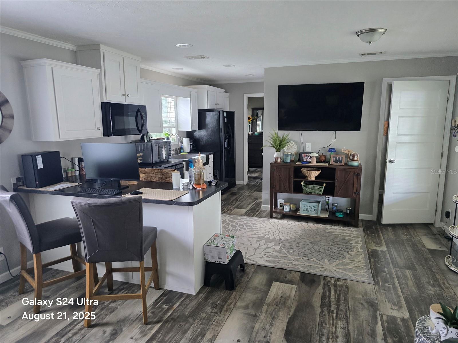 Image 4 of 21 For 2886 Canyon Drive 584