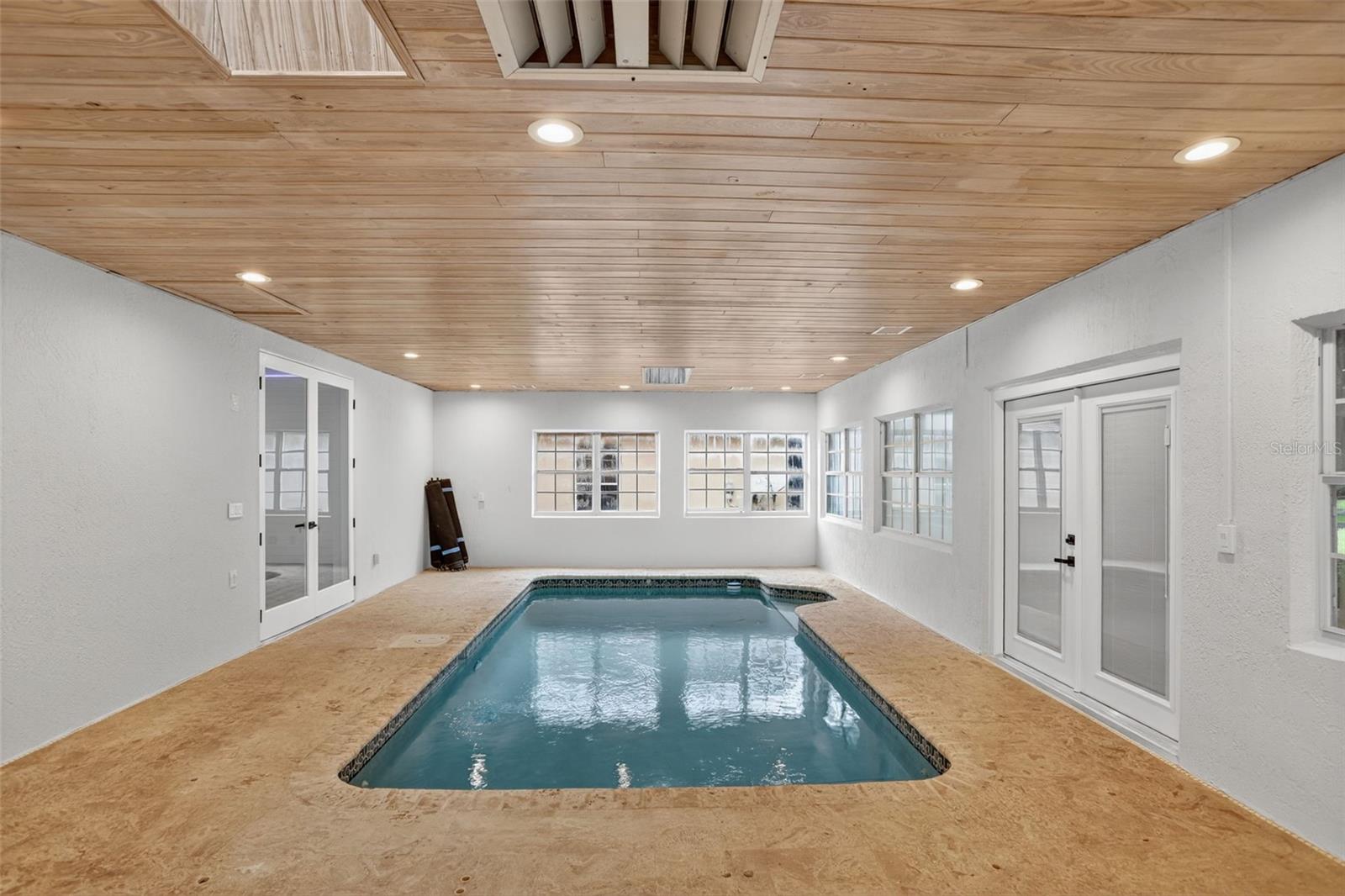 Image 11 of 40 For 4605 Riverton Drive