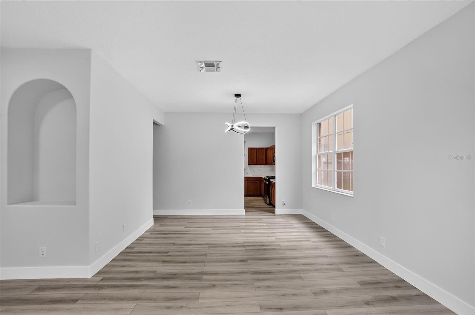 Image 4 of 40 For 4605 Riverton Drive