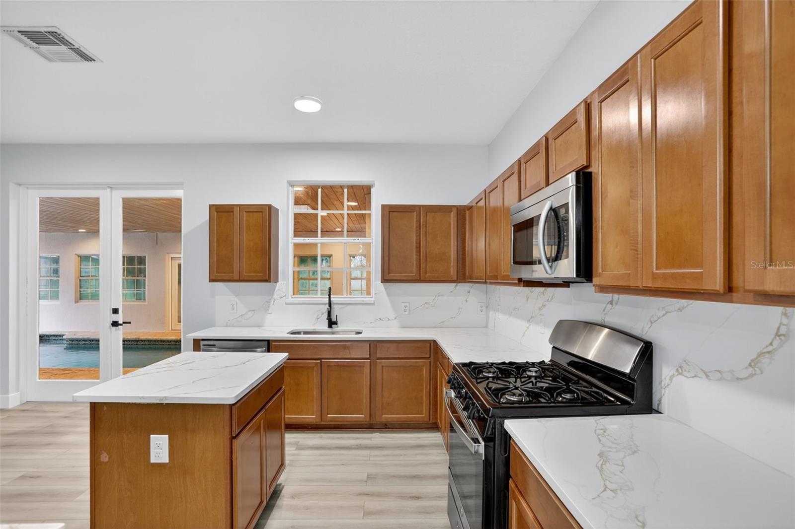 Image 6 of 40 For 4605 Riverton Drive