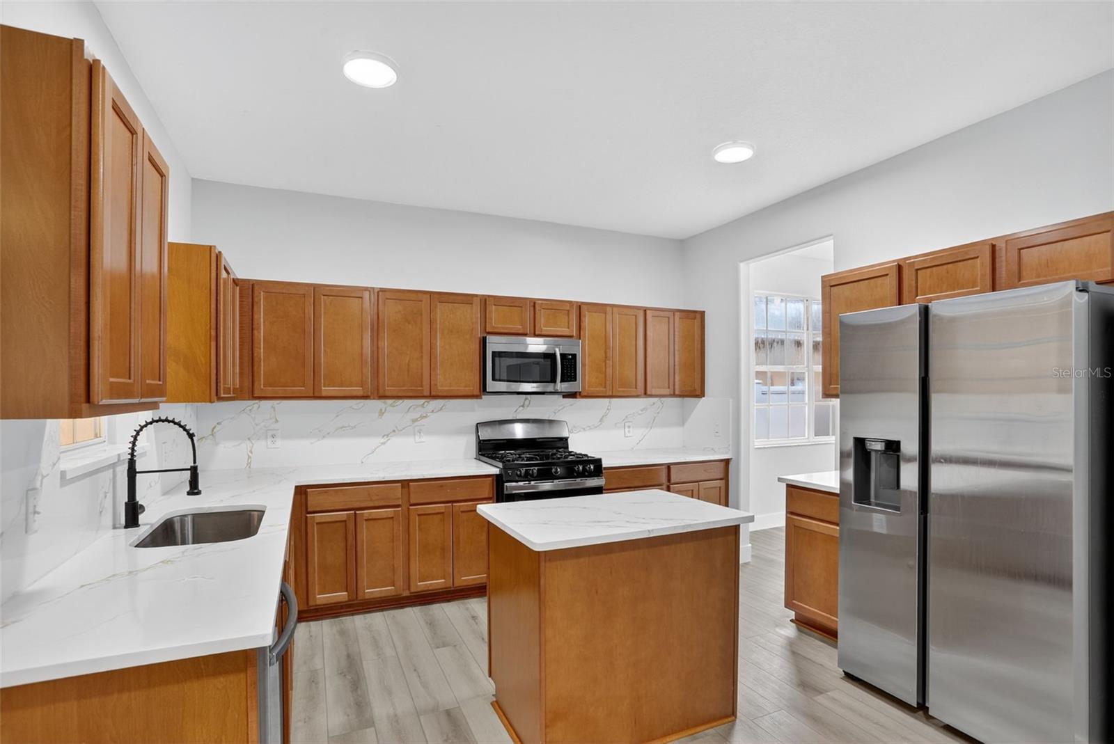 Image 7 of 40 For 4605 Riverton Drive