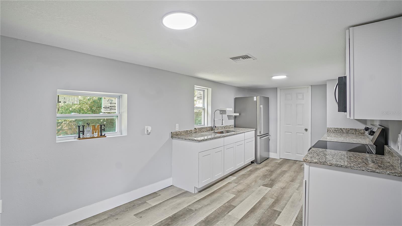 Image 7 of 16 For 721 13th Street