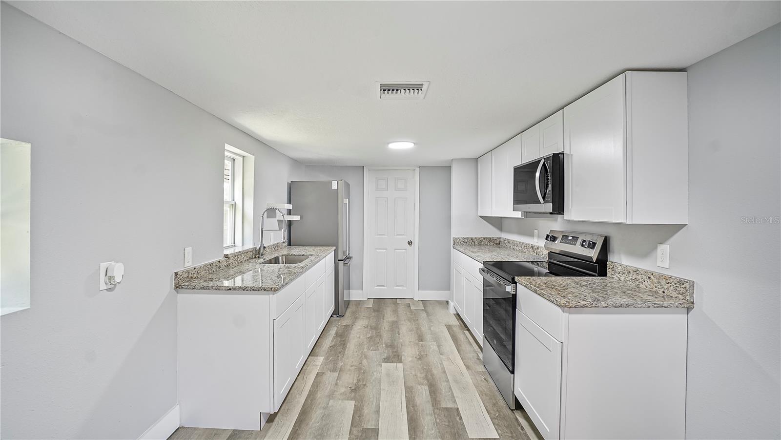 Image 8 of 16 For 721 13th Street