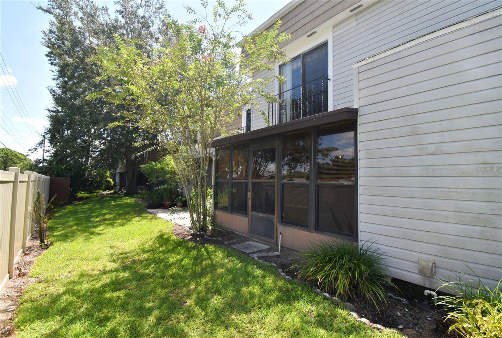 Image 16 of 37 For 6013 Village Circle 6013