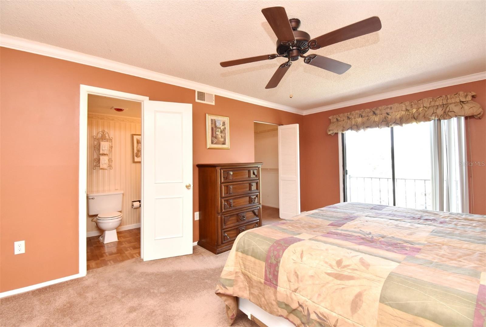Image 26 of 37 For 6013 Village Circle 6013