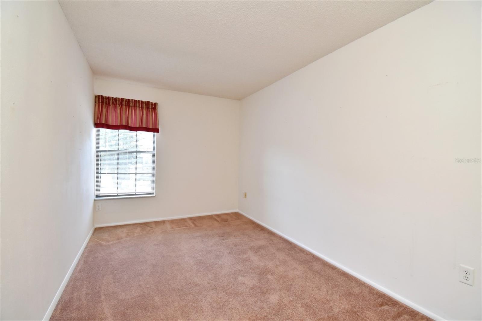 Image 32 of 37 For 6013 Village Circle 6013