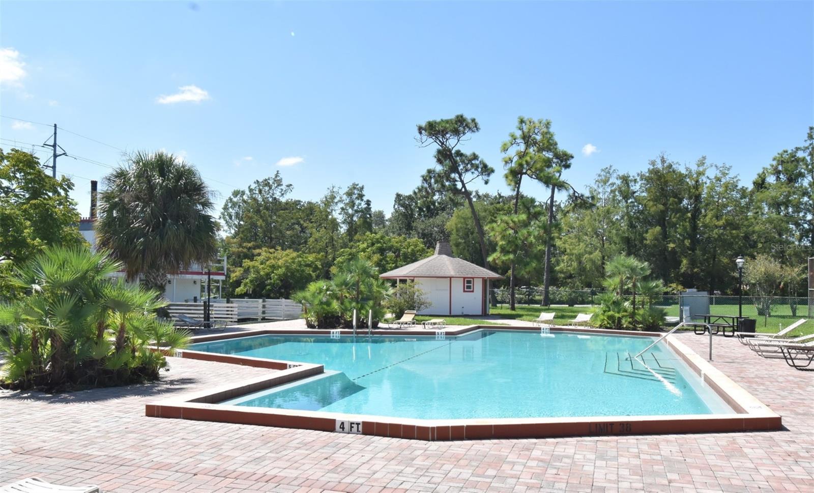 Image 5 of 37 For 6013 Village Circle 6013