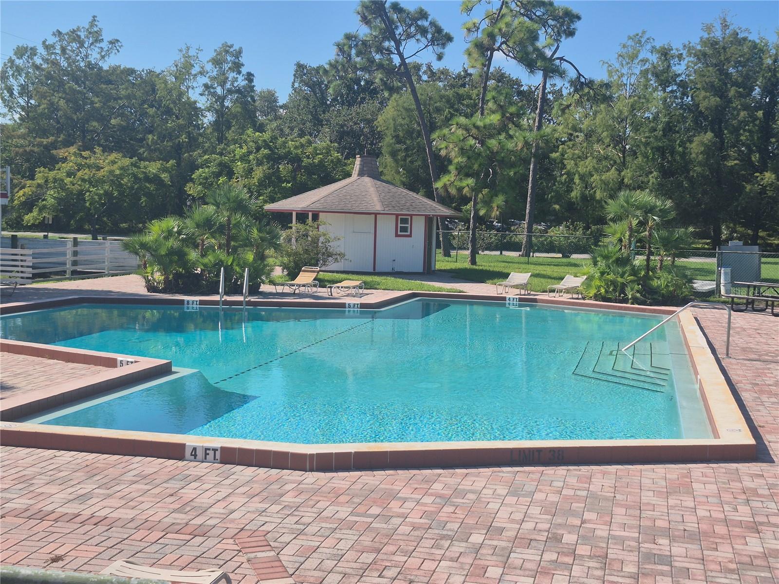 Image 7 of 37 For 6013 Village Circle 6013