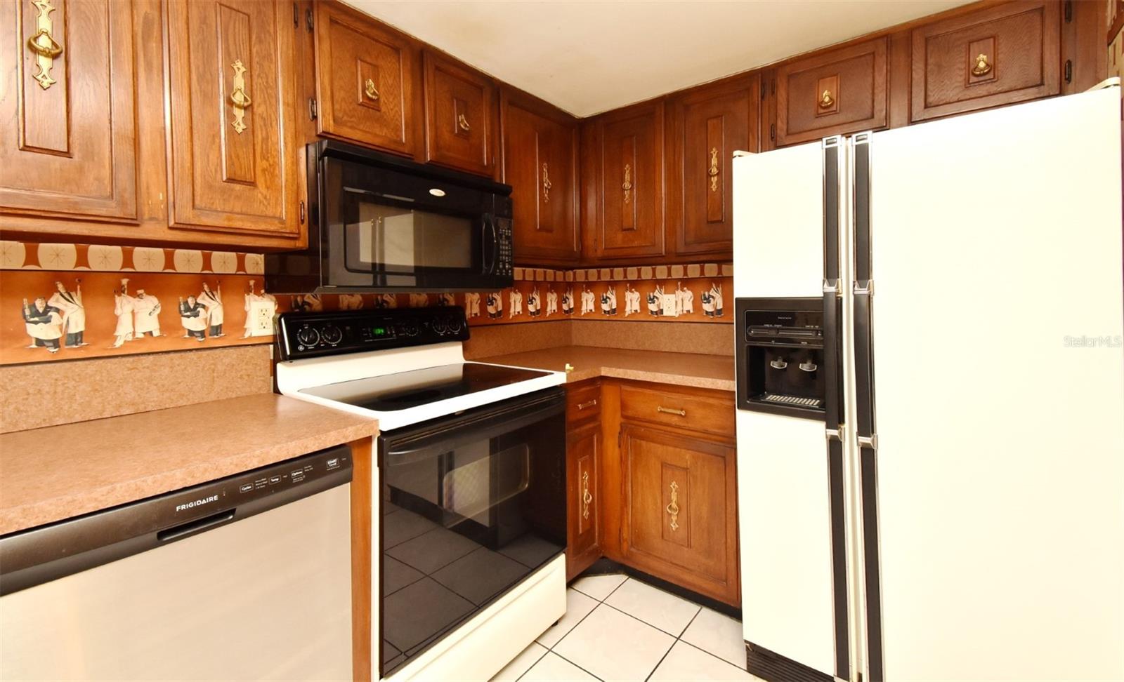 Image 8 of 37 For 6013 Village Circle 6013