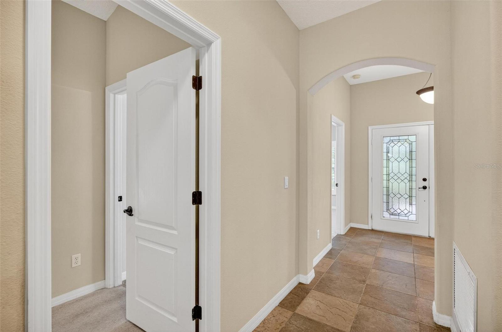 Image 10 of 62 For 140 Gladesdown Court