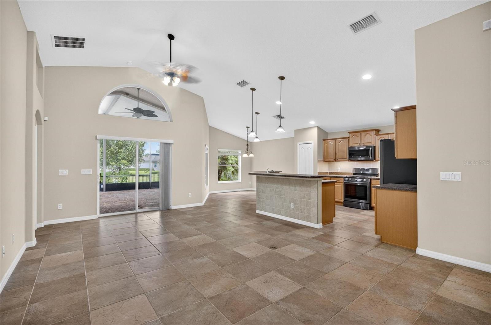 Image 11 of 62 For 140 Gladesdown Court
