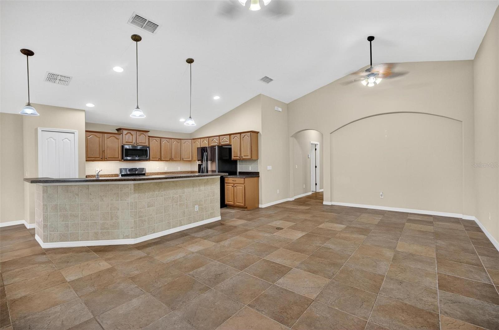 Image 12 of 62 For 140 Gladesdown Court