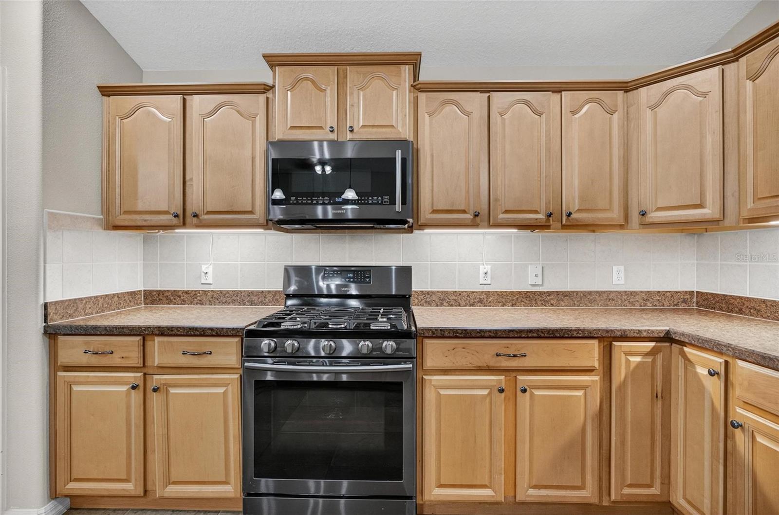 Image 19 of 62 For 140 Gladesdown Court