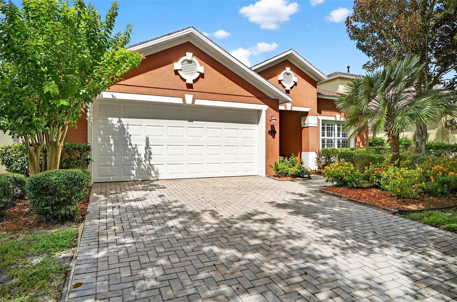 Image 3 of 62 For 140 Gladesdown Court