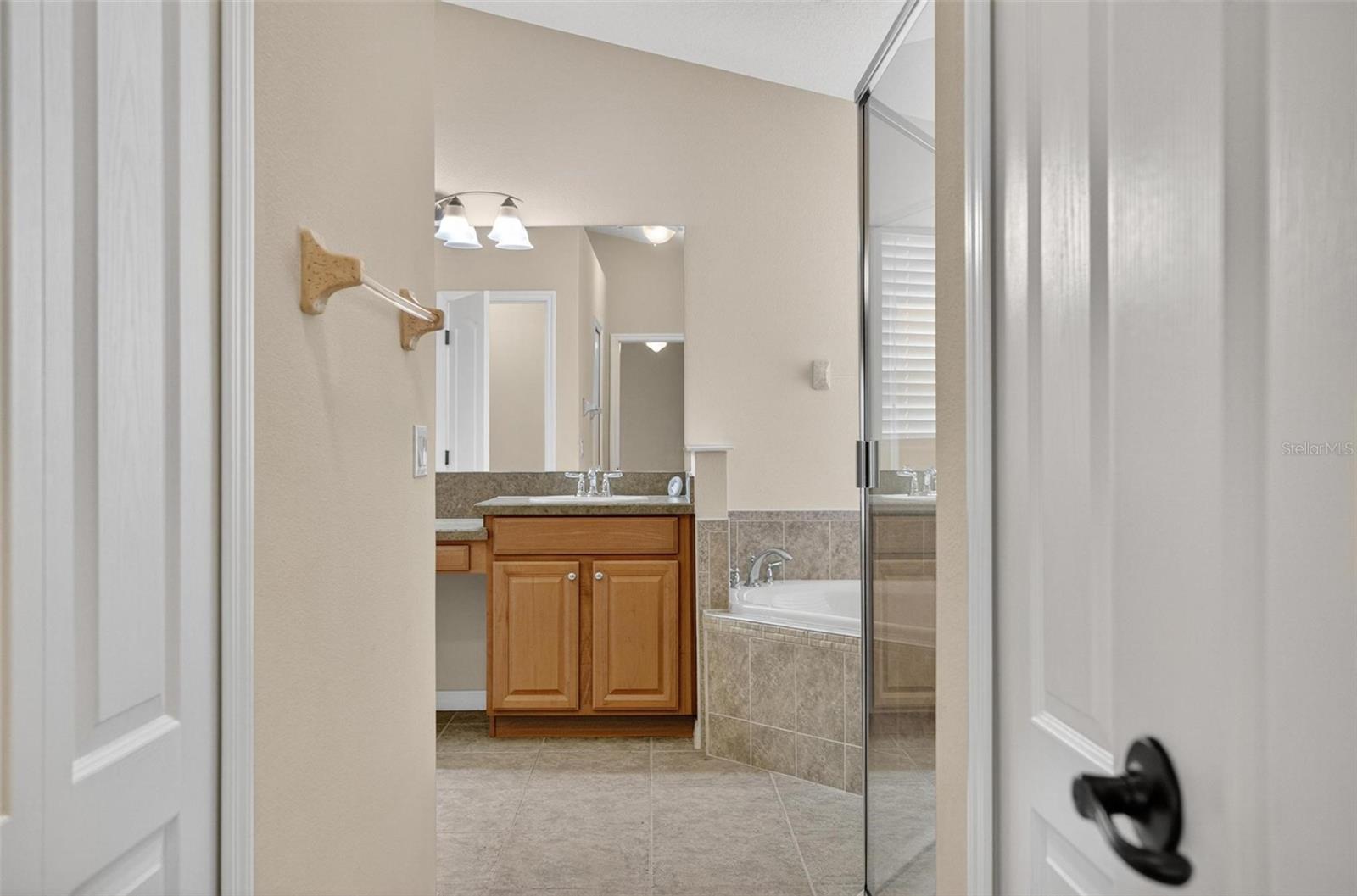 Image 35 of 62 For 140 Gladesdown Court