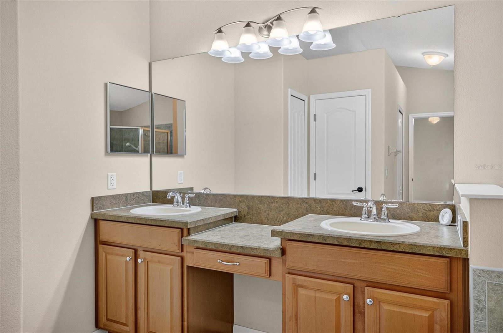 Image 36 of 62 For 140 Gladesdown Court