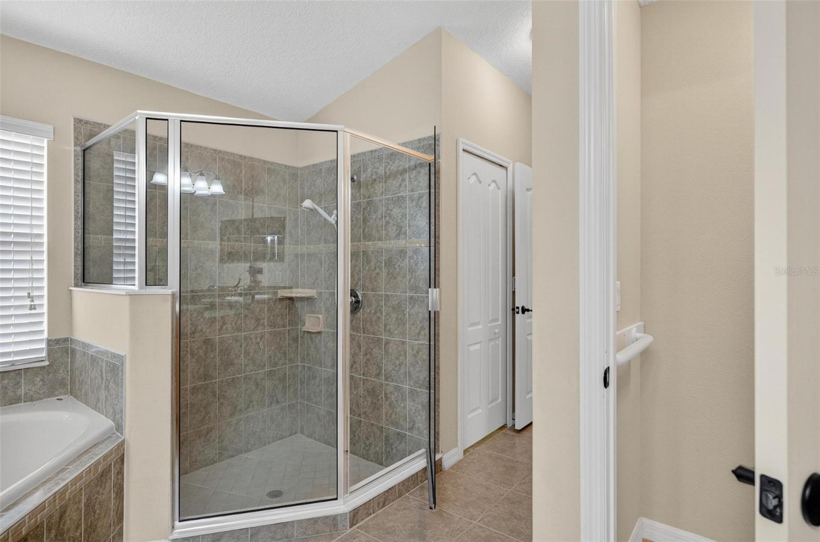 Image 38 of 62 For 140 Gladesdown Court