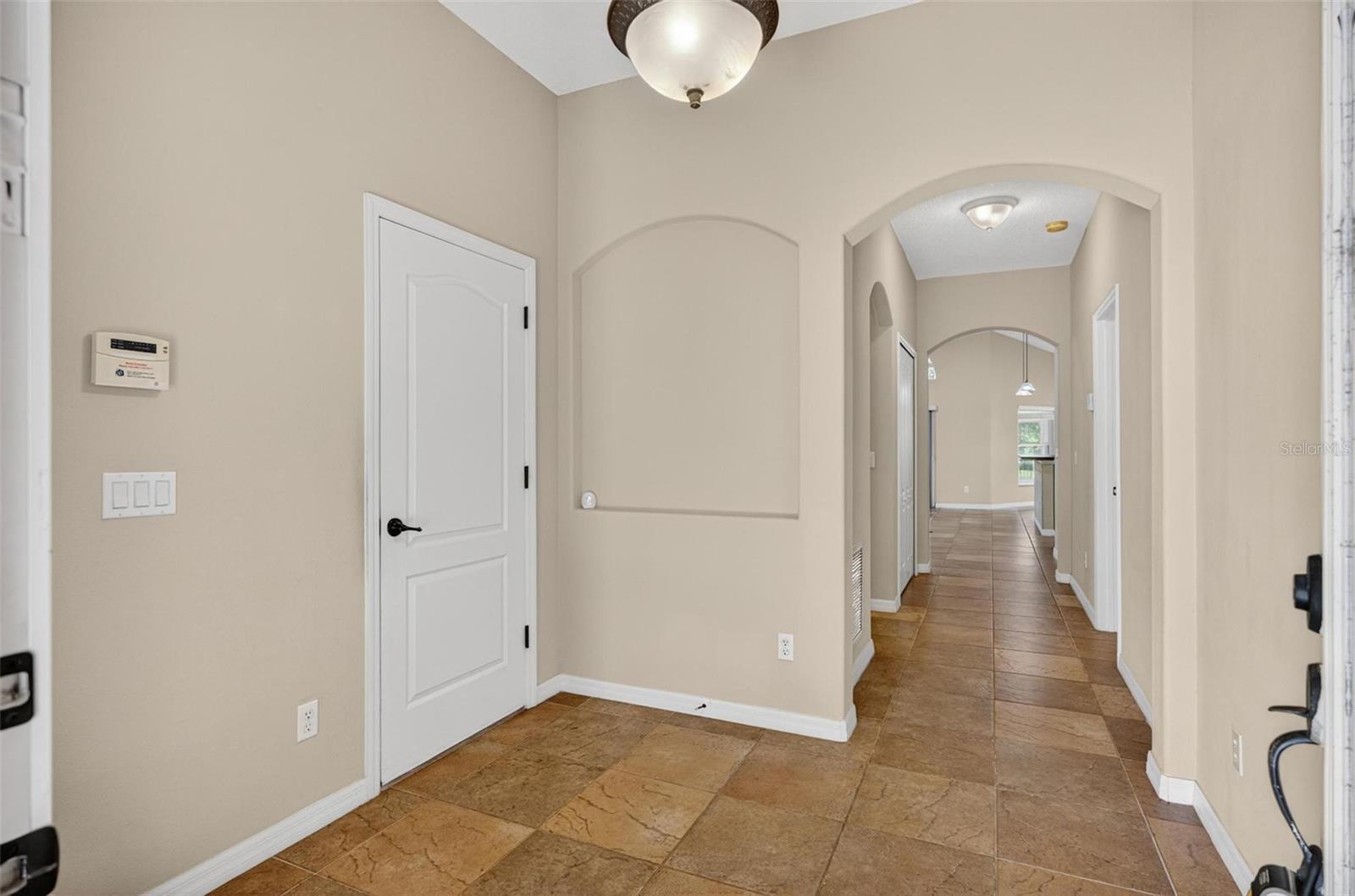 Image 6 of 62 For 140 Gladesdown Court