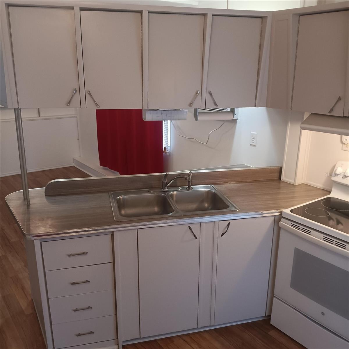 Image 15 of 37 For 711 51st Avenue Drive W
