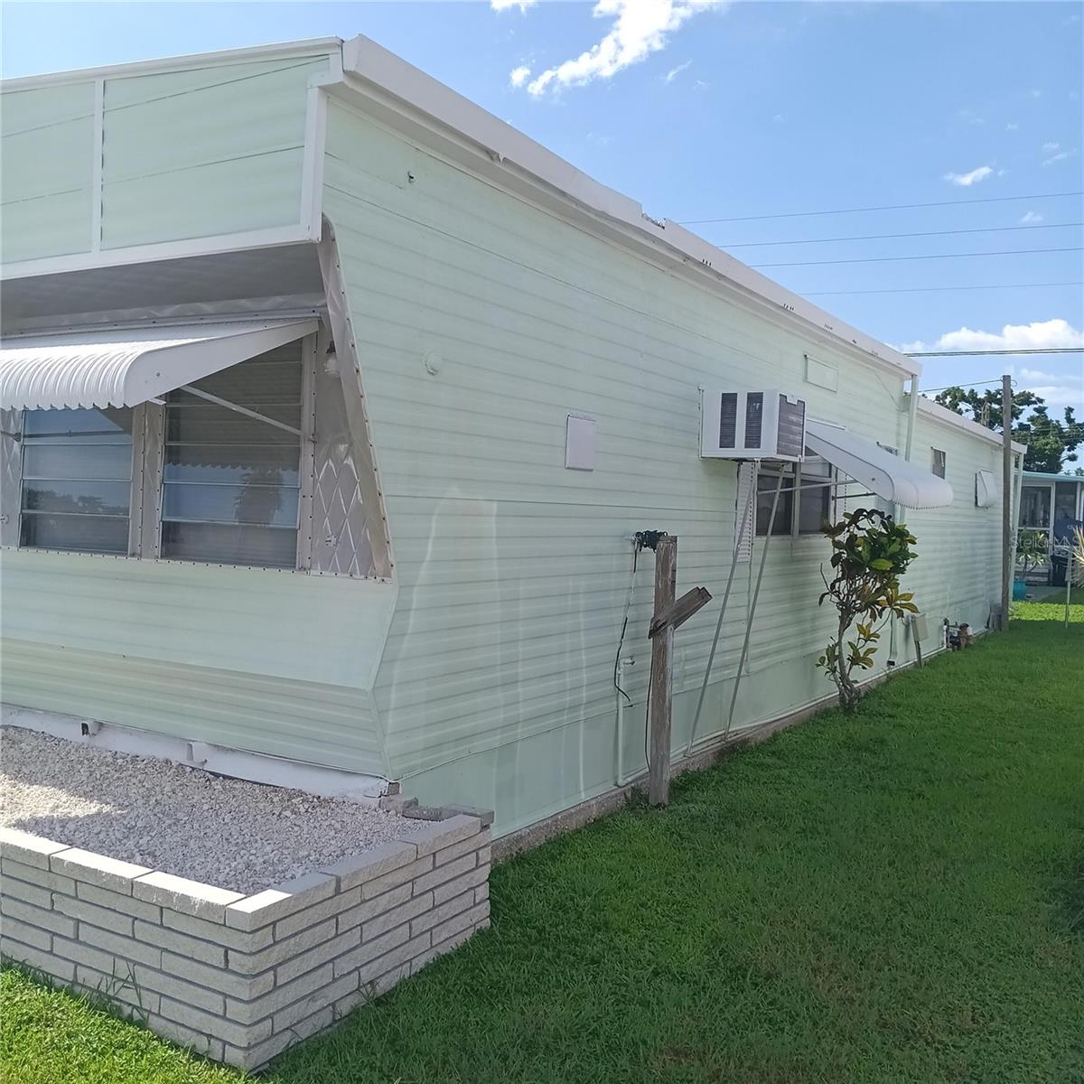 Image 4 of 37 For 711 51st Avenue Drive W