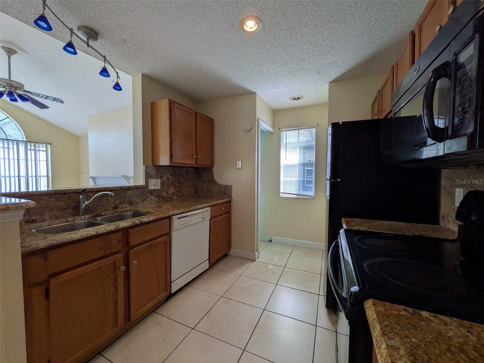 Image 11 of 20 For 935 Birmingham Court 207