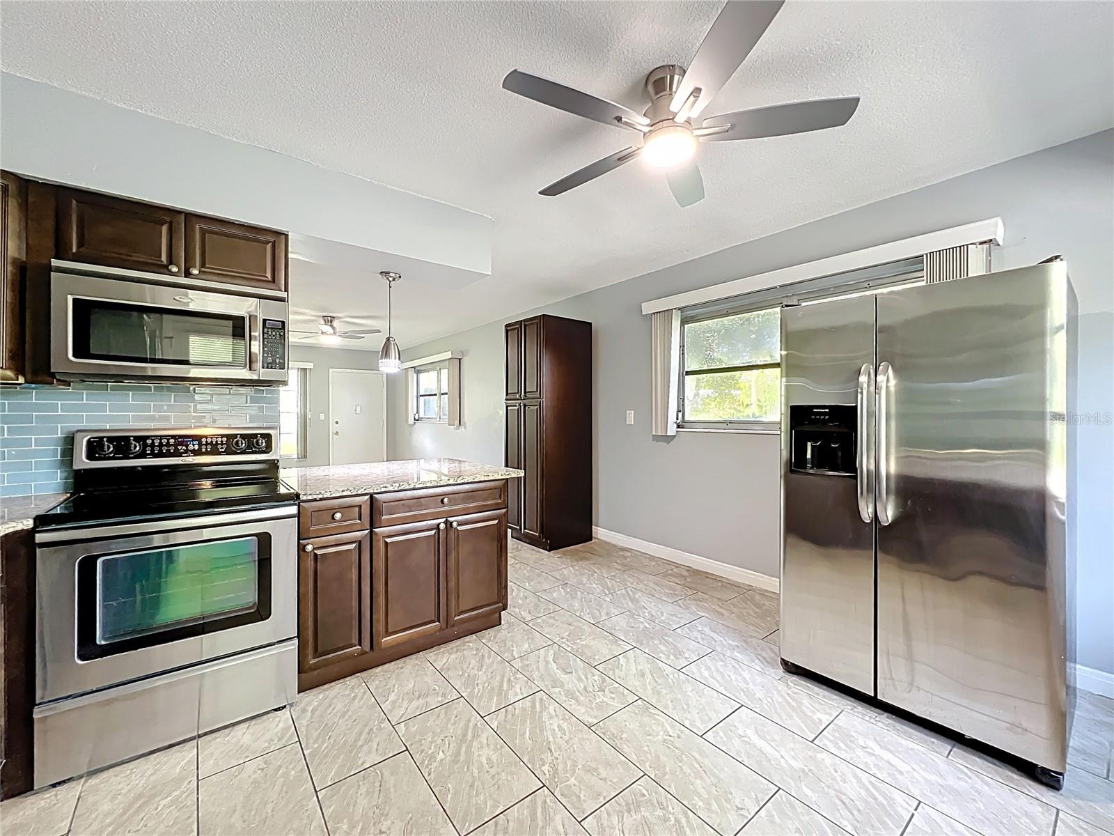 Image 10 of 41 For 825 Primrose Drive 113