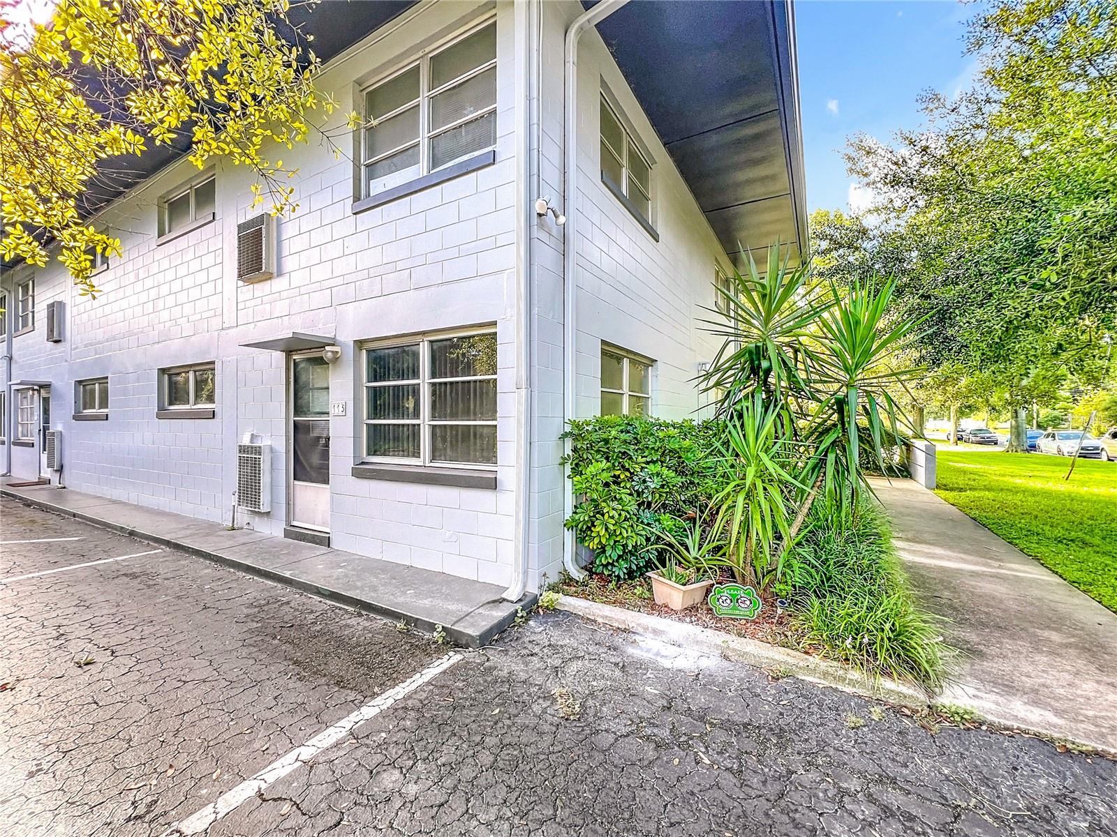 Image 29 of 41 For 825 Primrose Drive 113