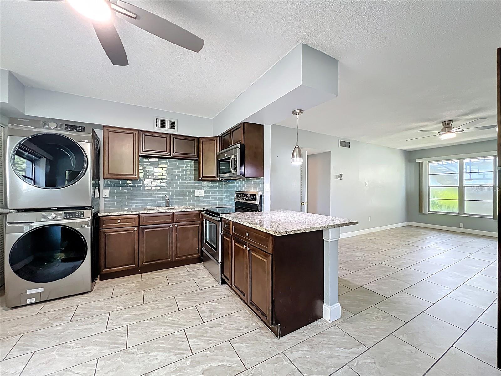 Image 4 of 41 For 825 Primrose Drive 113
