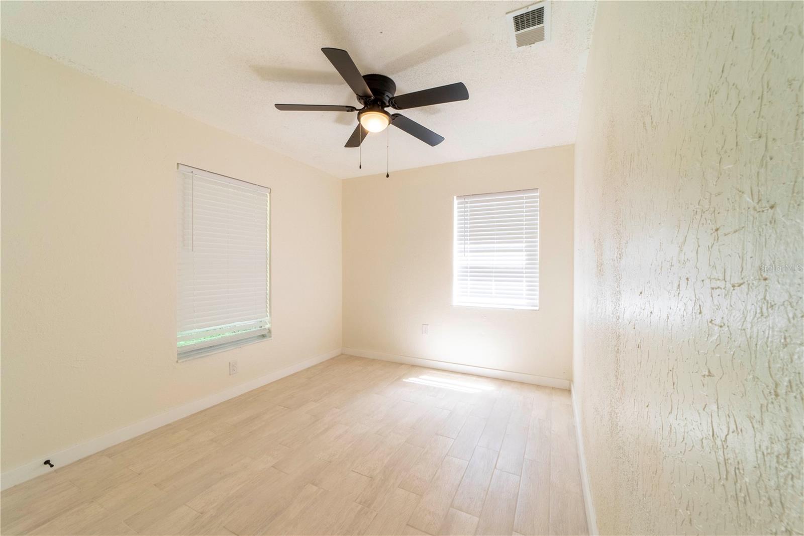 Image 19 of 42 For 745 Jackson Avenue