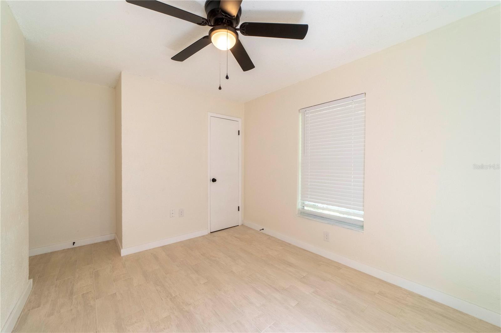 Image 21 of 42 For 745 Jackson Avenue