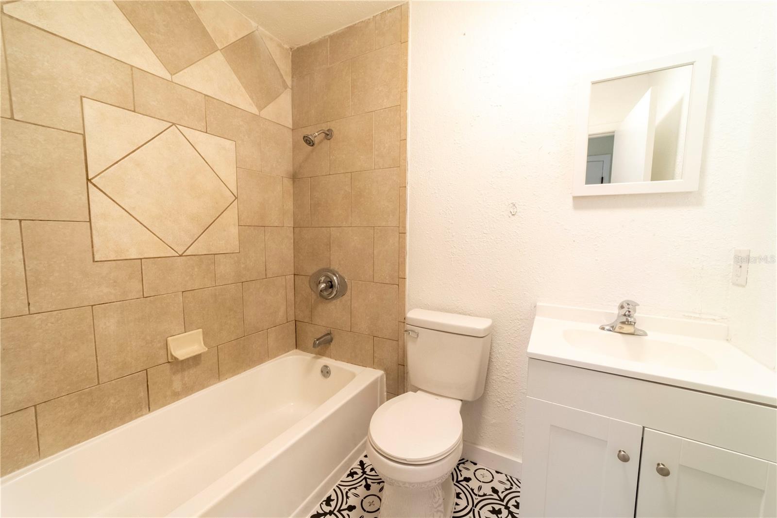 Image 22 of 42 For 745 Jackson Avenue