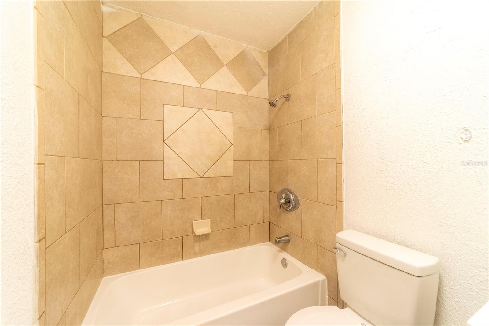 Image 25 of 42 For 745 Jackson Avenue