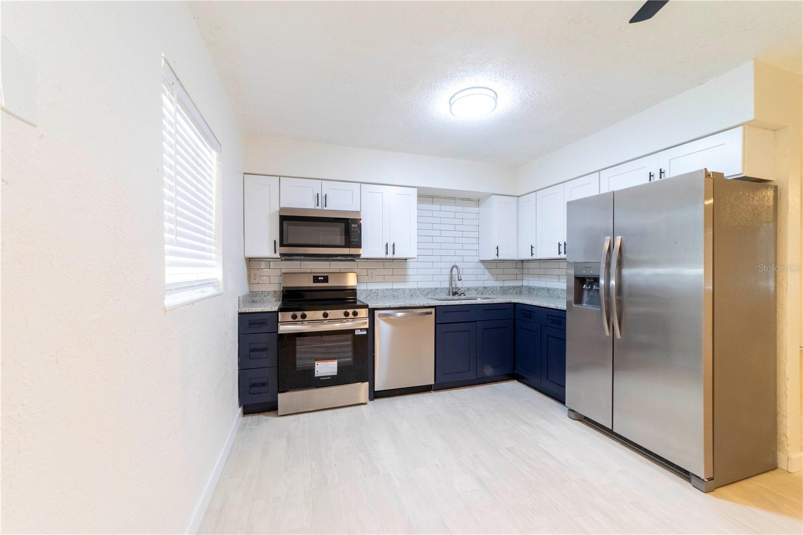 Image 6 of 42 For 745 Jackson Avenue