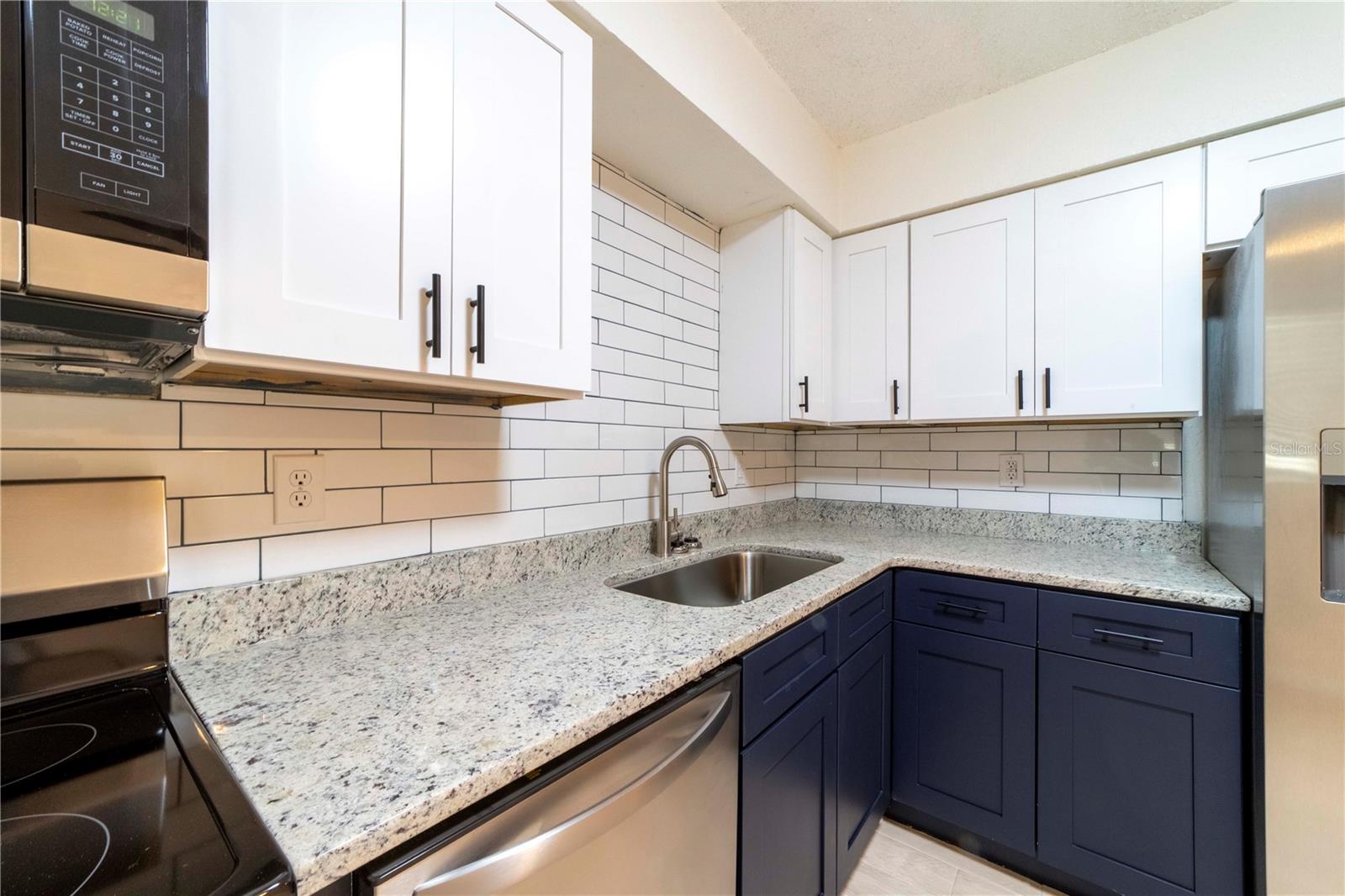 Image 7 of 42 For 745 Jackson Avenue