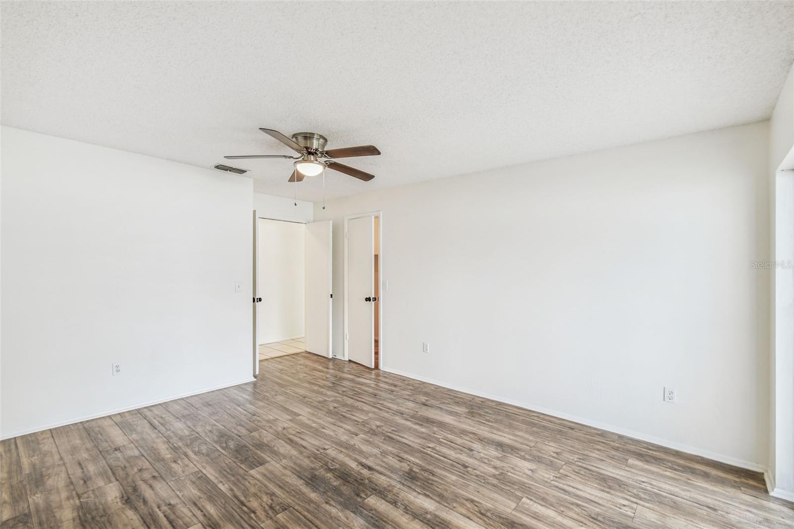 Image 18 of 43 For 11139 Stone Gate Ct