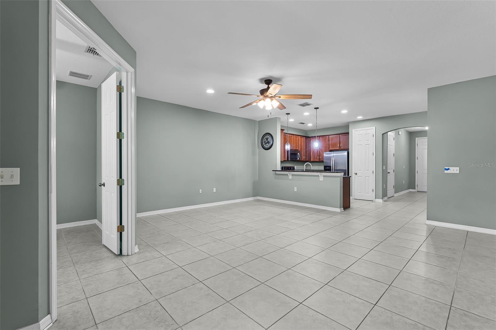 Image 9 of 36 For 1975 Silverweed Way