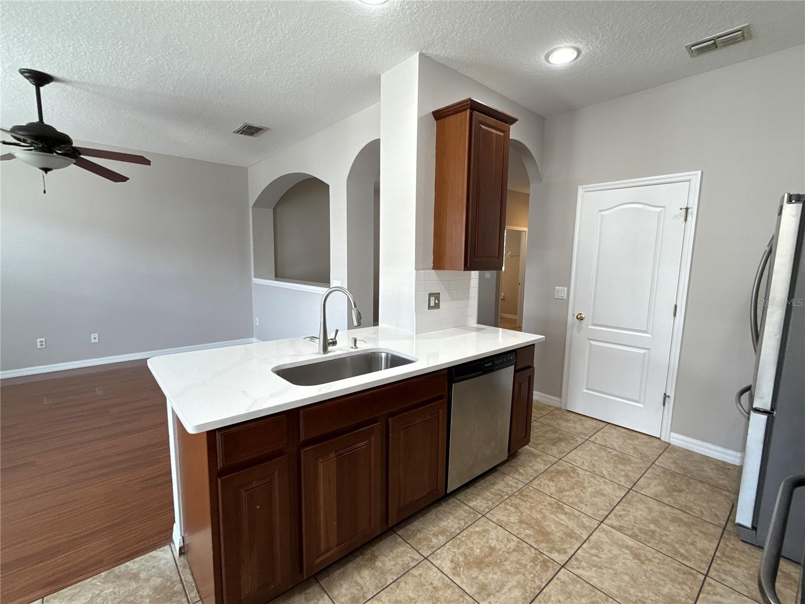 Image 6 of 34 For 2121 J Lawson Boulevard