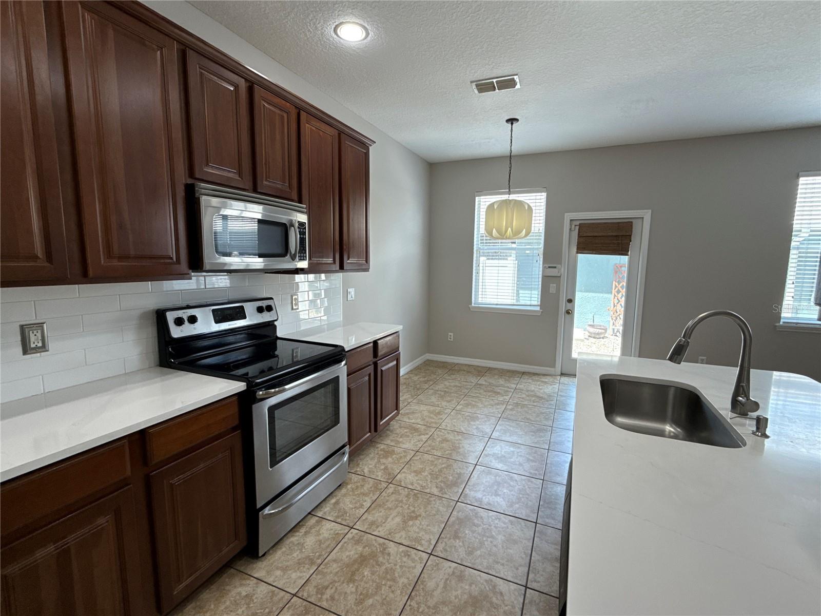 Image 7 of 34 For 2121 J Lawson Boulevard
