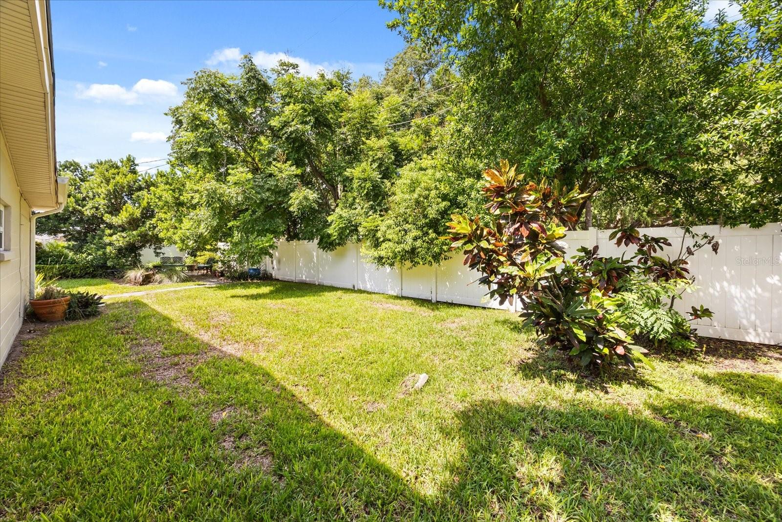 Image 42 of 54 For 814 Thistle Lane