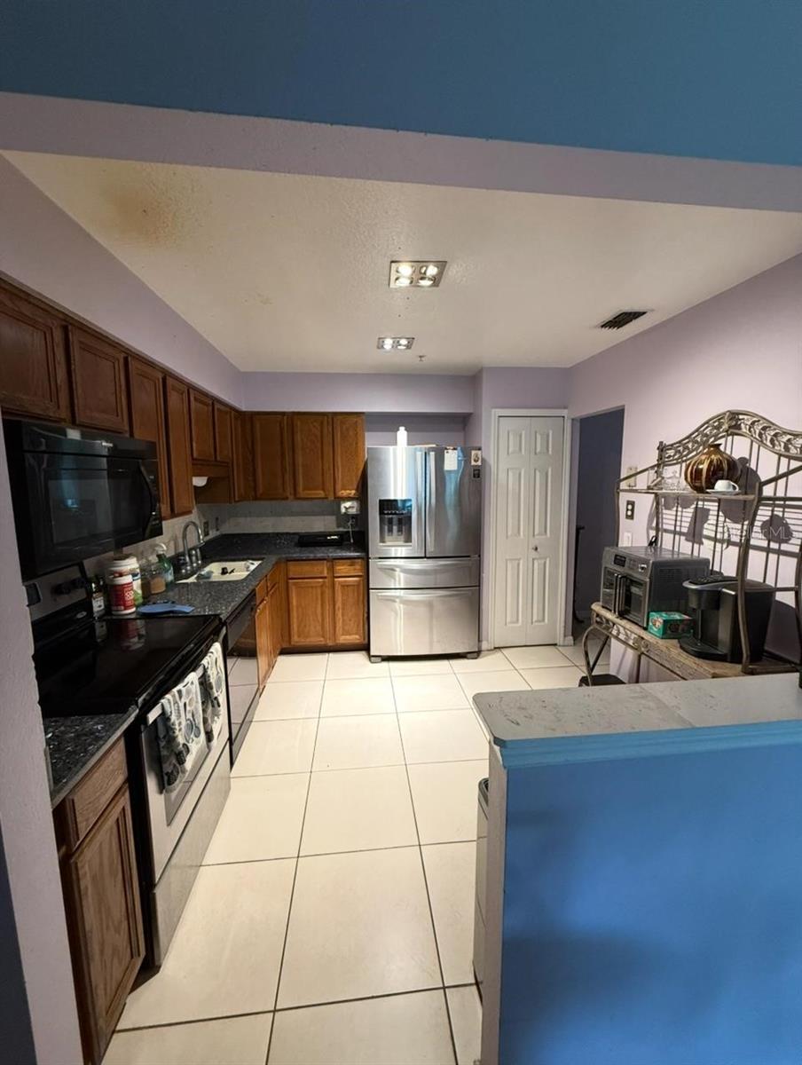 Image 2 of 9 For 5282 Tunbridge Wells Lane 1403