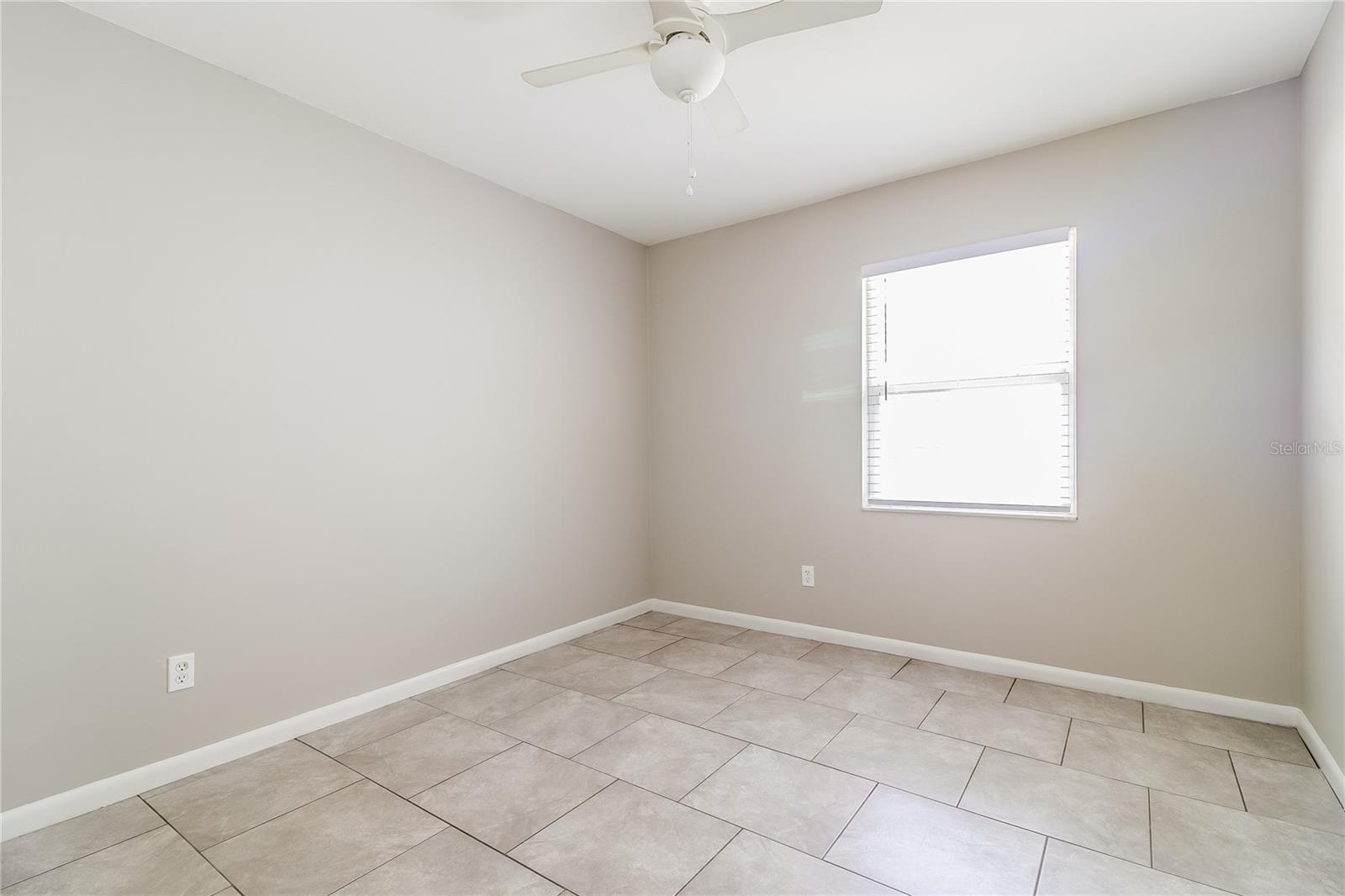 Image 12 of 16 For 822 Black Knight Drive