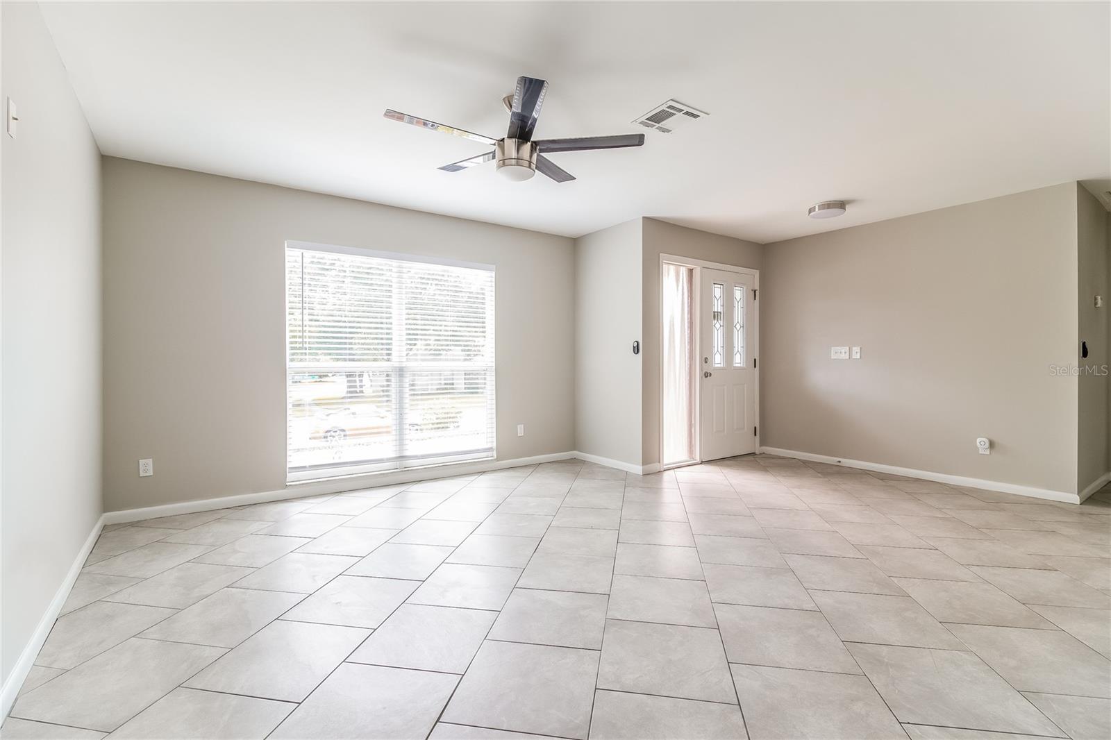 Image 2 of 16 For 822 Black Knight Drive