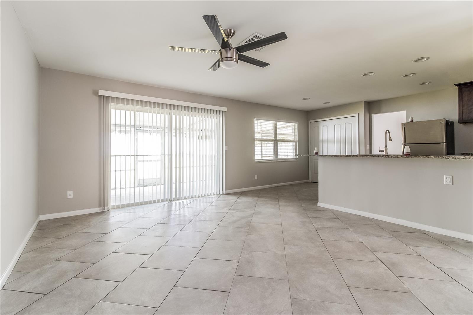 Image 5 of 16 For 822 Black Knight Drive