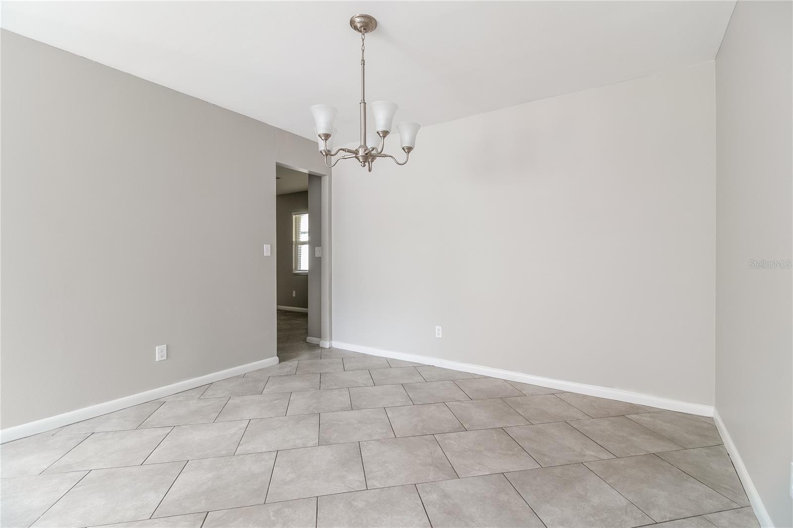 Image 6 of 16 For 822 Black Knight Drive