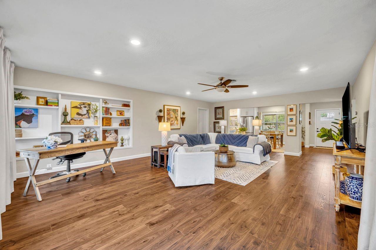 Listing photo id 8 for 170 Faith Terrace