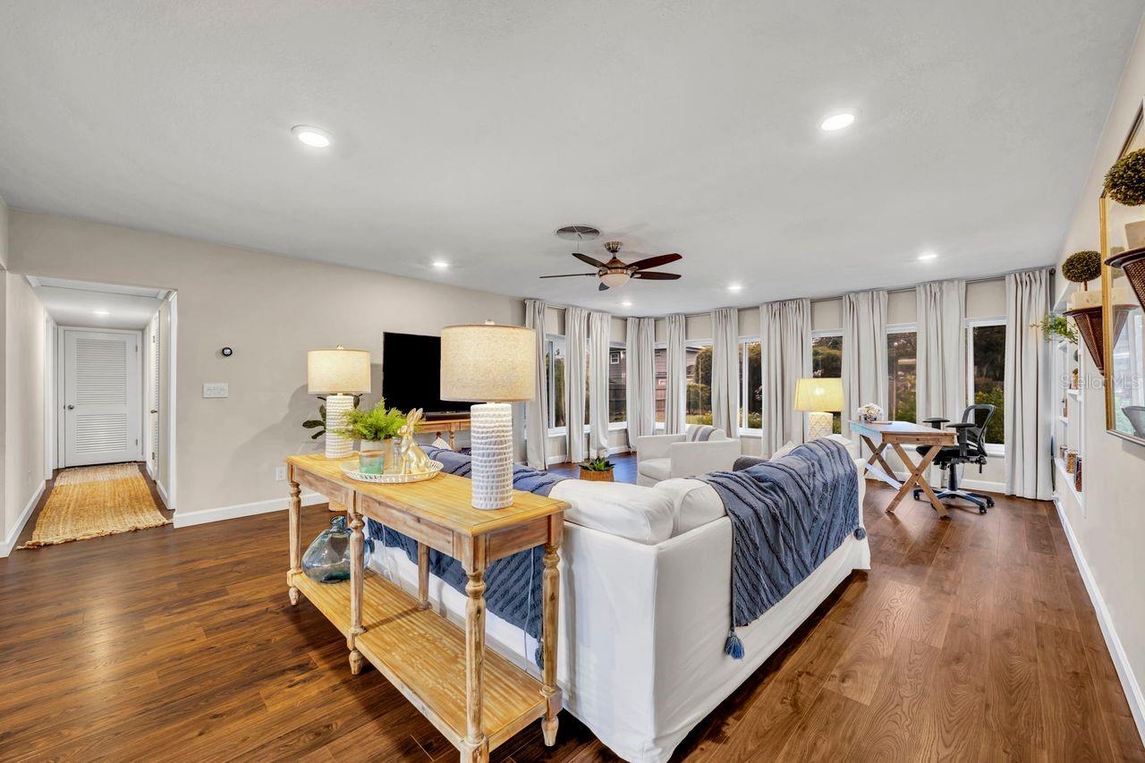 Listing photo id 10 for 170 Faith Terrace