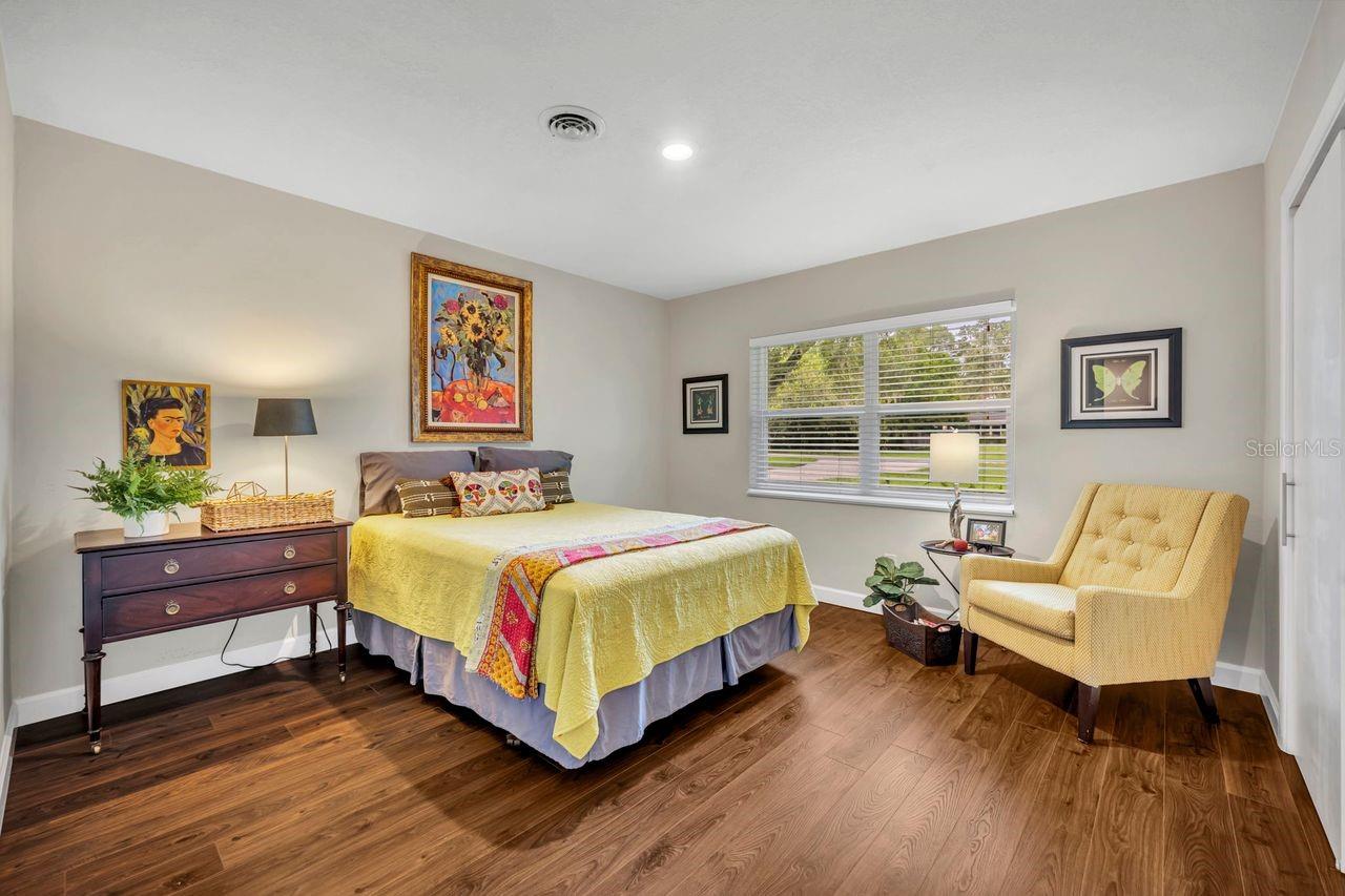 Listing photo id 13 for 170 Faith Terrace